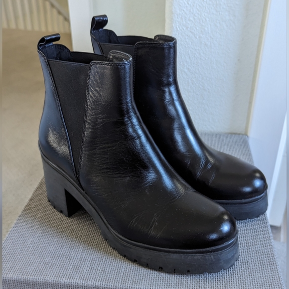Jeffrey Campbell Lug Sole Chelsea Boots - Picture 6 of 6